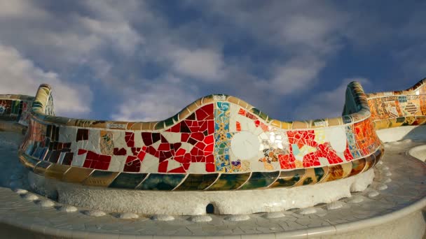 Guell του Γκαουντί Parc στην Βαρκελώνη, Ισπανία — Αρχείο Βίντεο