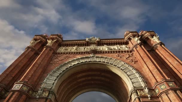 Arco do Triunfo, Barcelona, Espanha (lapso de tempo ) — Vídeo de Stock