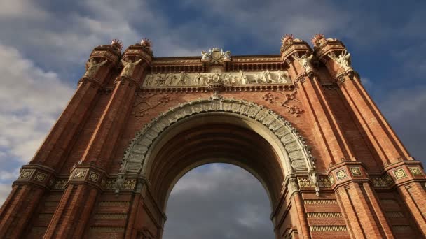 Arco do Triunfo, Barcelona, Espanha (lapso de tempo ) — Vídeo de Stock