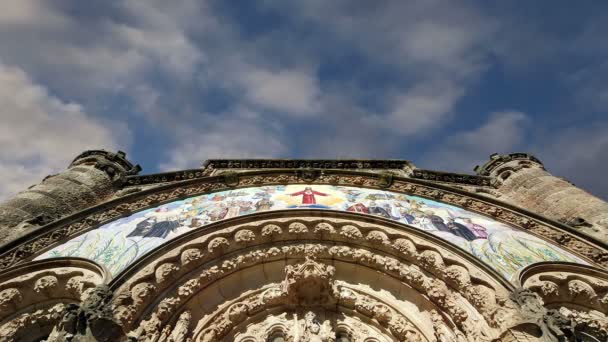 Tibidabo kostel (chrám), v horní části tibidabo hill, Barcelona, Španělsko — Stock video