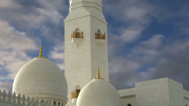 Abu Dhabi Sheikh Zayed Mesquita Branca nos Emirados Árabes Unidos — Vídeo de Stock