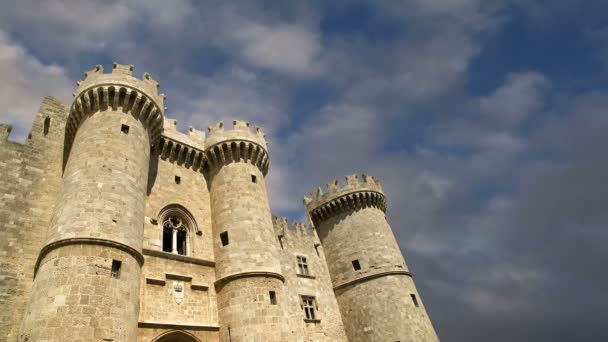 Isla de Rodas, Grecia, símbolo de Rodas, del famoso Palacio del Gran Maestre de los Caballeros (también conocido como Castello) en la ciudad medieval de Rodas, un museo de visita obligada de Rodas — Vídeo de stock