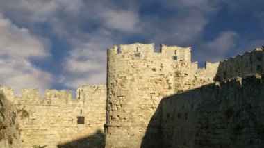 Rhodes Town, Yunanistan (zaman atlamalı Ortaçağ surları)