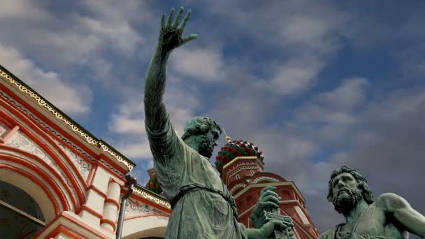 米宁和 Pojarsky 纪念碑 (建于 1818 年)，在俄罗斯莫斯科红场 — 图库视频影像