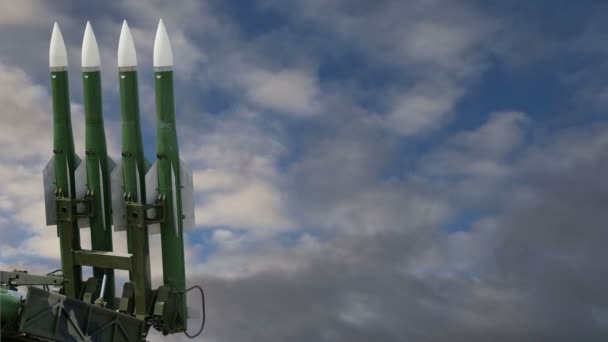 Moderna ryska luftvärn missiler mot himlen — Stockvideo
