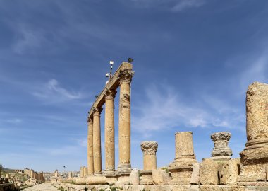 rzymskie kolumny w Jordanii miasta jerash (Gerazie starożytności), stolica i największe miasto guberni jerash, jordan