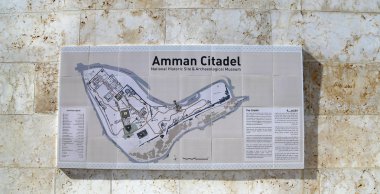Amman şehir yerler--eski Roma Kalesi Hill (Site planı efsane), Jordan