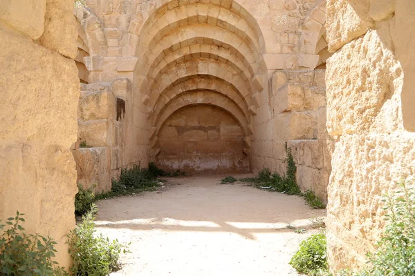 ローマ遺跡ジェラシュ （古代のジャラシュ) のヨルダン都市の首都で最も大きい都市ヨルダン ジェラシュ県 — ストック写真