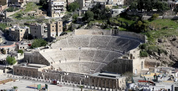 Théâtre romain à Amman, Jordanie théâtre a été construit le règne d'Antonius Pie (138-161 CE), la grande structure et râpé pourrait accueillir environ 6000 personnes — Photo
