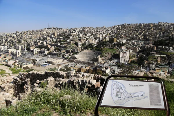 Amman city landmarks- old Roman Citadel Hill (Mappa del sito leggenda), Giordania — Foto Stock