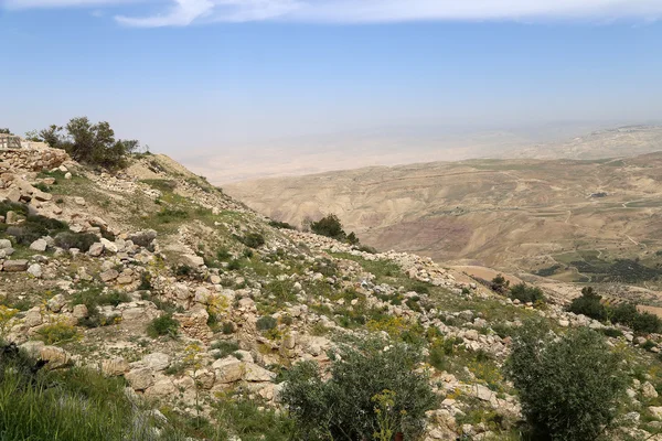 Desert berglandschap (Luchtfoto uitzicht vanaf Mount Nebo), Jordan, Midden-Oosten — Stockfoto