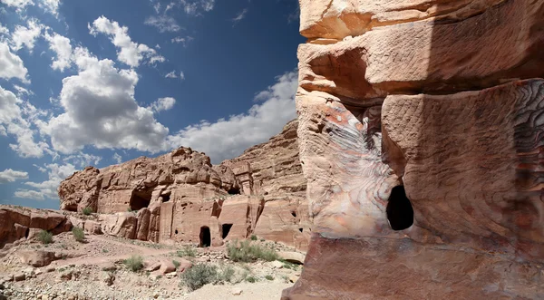 Petra, Giordania - è un simbolo della Giordania, così come l'attrazione turistica più visitata della Giordania. Petra è Patrimonio dell'Umanità UNESCO dal 1985 — Foto Stock