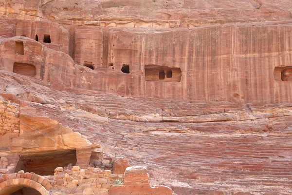 Petra, Jordan-- it is a symbol of Jordan, as well as Jordan's most-visited tourist attraction. Petra has been a UNESCO World Heritage Site since 1985 — Stock Photo, Image