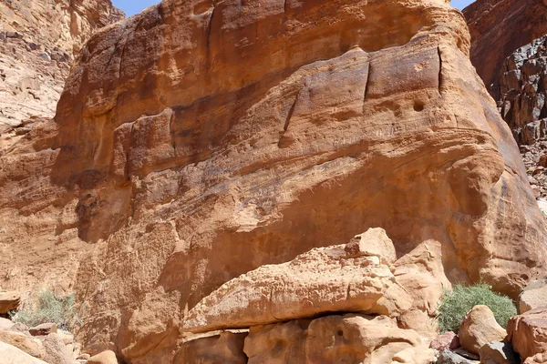 Góry wadi rum Desert znany również jako dolinie Księżyca jest Dolina pokroić w skale piaskowca i granitu w południowej Jordanii, 60 km na wschód od Akaby — Zdjęcie stockowe