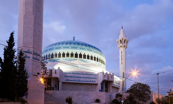 Král Abdalláh mešita v noci v Ammánu, Jordan — Stock fotografie