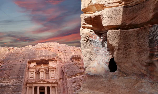 Petra, Ürdün-jordan, jordan'ın en çok ziyaret edilen turistik hem bir sembolü. Petra, 1985 yılından bu yana UNESCO tarafından dünya mirası oldu — Stok fotoğraf