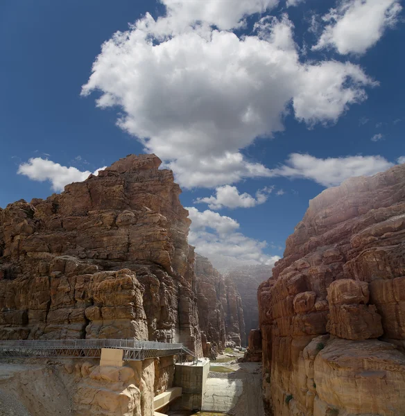 Rocas Wadi Mujib-- parque nacional situado en el área del Mar Muerto, Jordania —  Fotos de Stock