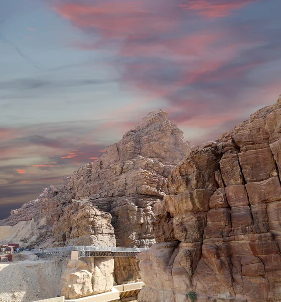 Rotsen Wadi Mujib--nationaal park ligt in deel van dode zee, Jordan — Stockfoto