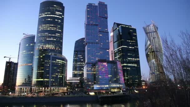 밤, 모스크바, 러시아에서 마천루 국제 비즈니스 센터 (도시) — 비디오