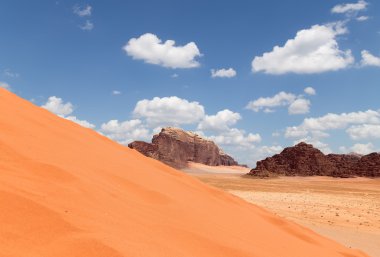 Wadi Rum kumulları çöl, Jordan, Orta Doğu