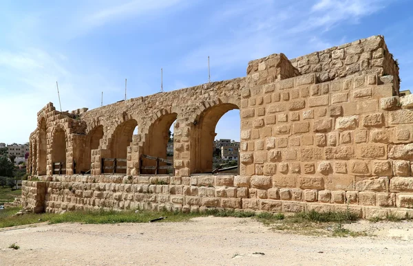 Ruines romaines dans la ville jordanienne de Jerash (Gerasa de l'Antiquité), capitale et plus grande ville du gouvernorat de Jerash, Jordanie — Photo