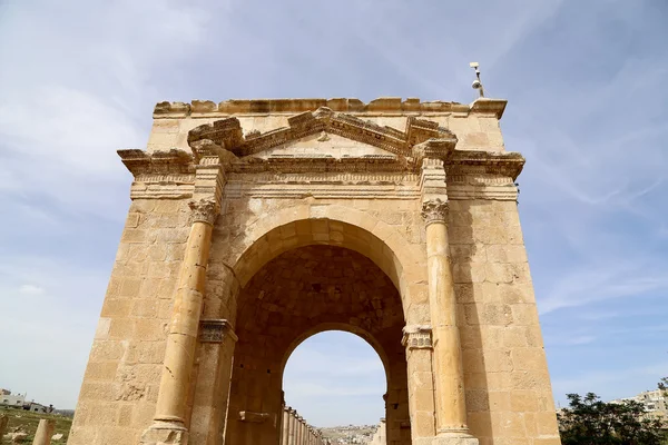 Ruínas romanas na cidade jordaniana de Jerash (Gerasa da Antiguidade), capital e maior cidade de Jerash Governorate, Jordânia — Fotografia de Stock