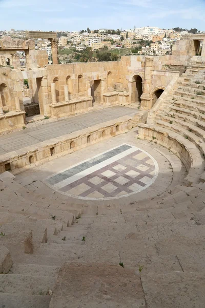 Anfiteatro a Jerash (Gerasa dell'antichità), capitale e più grande città del Governatorato di Jerash, Giordania — Foto Stock