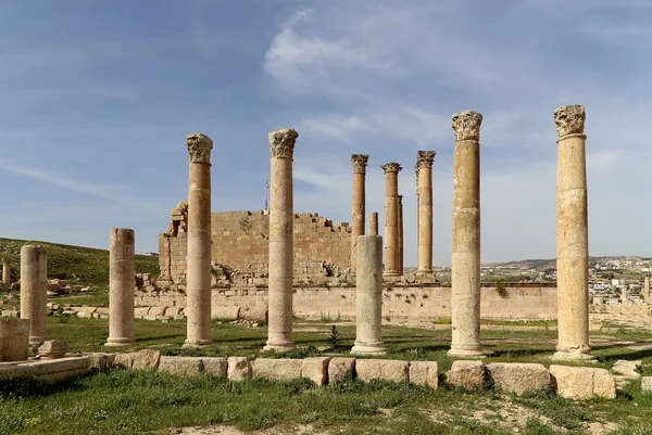rzymskie kolumny w Jordanii miasta jerash (Gerazie starożytności), stolica i największe miasto guberni jerash, jordan