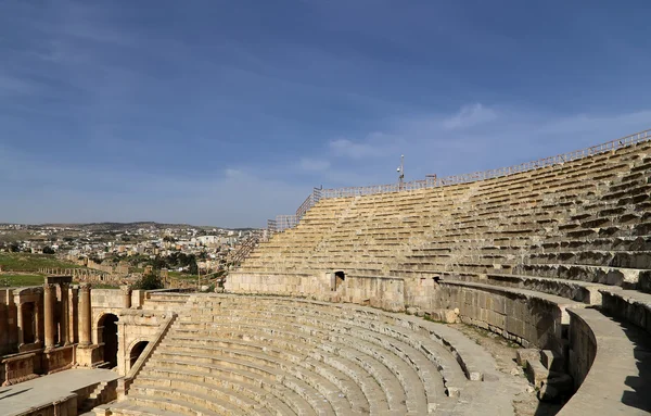 Amphithéâtre à Jerash (Gerasa de l'Antiquité), capitale et plus grande ville du gouvernorat de Jerash, Jordanie — Photo