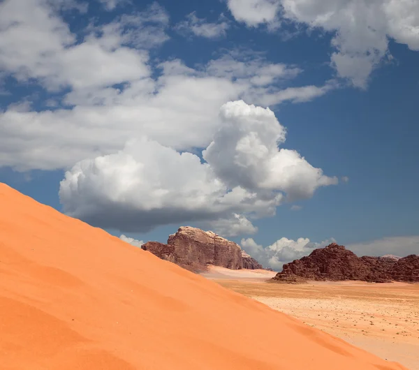 Sand-dunes in Wadi Rum desert, Jordan, Middle East — Stock Photo, Image