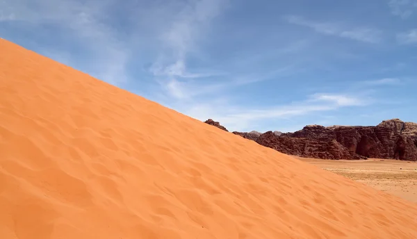 Песчаные дюны в пустыне Вади Рам, Иордания, Ближний Восток — стоковое фото