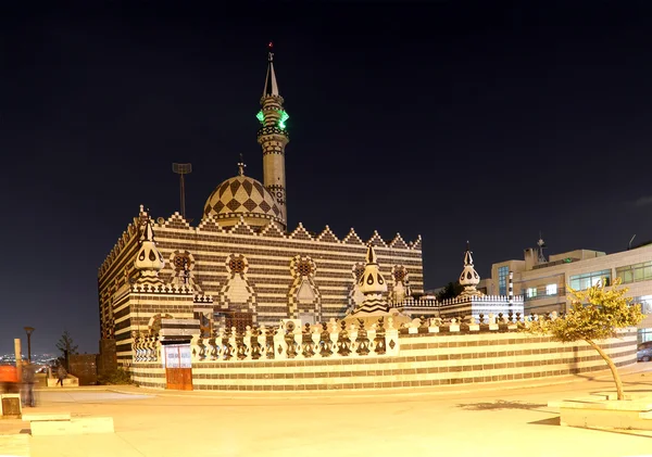 Abu Darweesh moskee Amman (bij nacht), Jordan. In 1961 werd gebouwd door de Beloetsji Gemeenschap die kwam te vestigen in Amman — Stockfoto