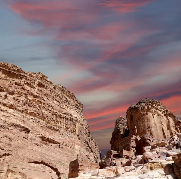 Montañas de Petra, Jordania, Oriente Medio. Petra ha sido Patrimonio de la Humanidad por la UNESCO desde 1985 — Foto de Stock