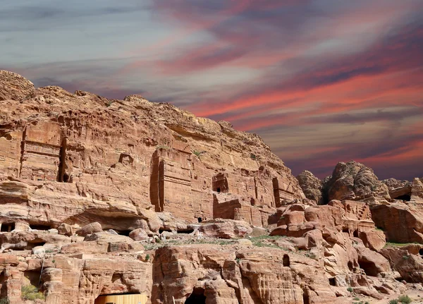 Petra, Jordan-- it is a symbol of Jordan, as well as Jordan's most-visited tourist attraction. — Stock Photo, Image