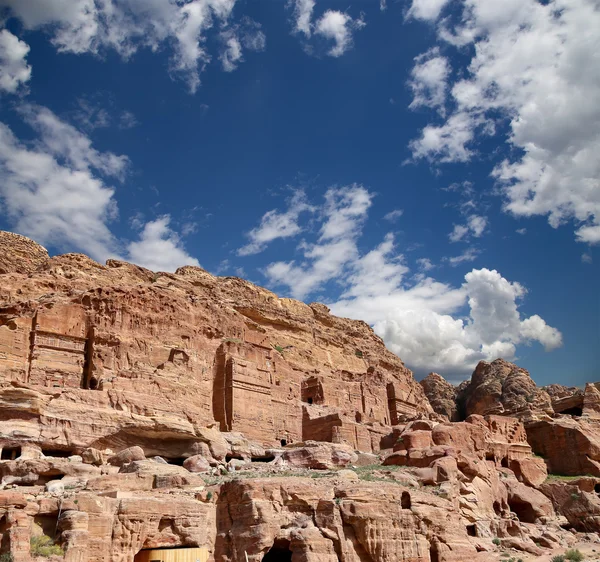 Petra, Jordan- se on Jordanian symboli sekä Jordanian suosituin matkailukohde . — kuvapankkivalokuva