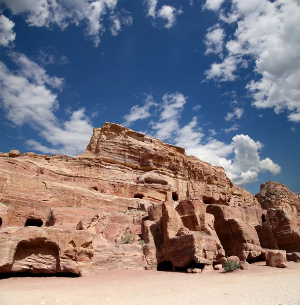 Petra, Jordânia é um símbolo da Jordânia, bem como a atração turística mais visitada da Jordânia . — Fotografia de Stock