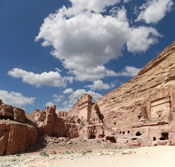 Petra, Jordânia é um símbolo da Jordânia, bem como a atração turística mais visitada da Jordânia . — Fotografia de Stock