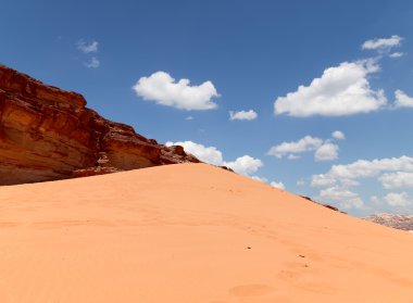 Wadi Rum kumulları çöl, Jordan, Orta Doğu
