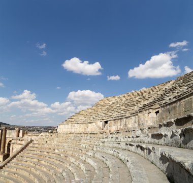 amfitiyatro: jerash (Antik gerasa), başkenti ve en büyük kenti: jerash governorate, Ürdün