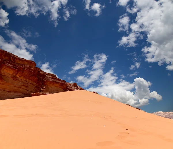 Sand-dunes in Wadi Rum desert, Jordan, Middle East — Stock Photo, Image