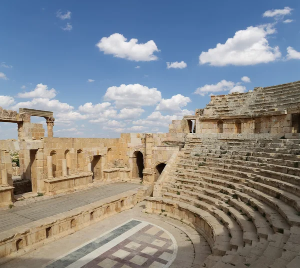 Amfiteatr w jerash (Gerazie starożytności), stolica i największe miasto guberni jerash, jordan — Zdjęcie stockowe