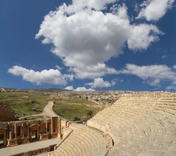 Amfiteatr w jerash (Gerazie starożytności), stolica i największe miasto guberni jerash, jordan — Zdjęcie stockowe