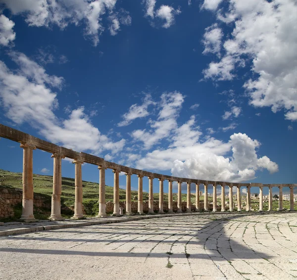 Forum (owalne Plaza) w Gerazie. (Jerash), Jordan. — Zdjęcie stockowe