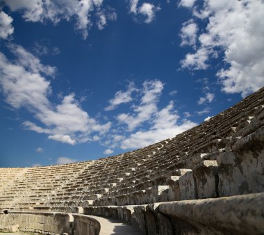 amfitiyatro: jerash (Antik gerasa), başkenti ve en büyük kenti: jerash governorate, Ürdün