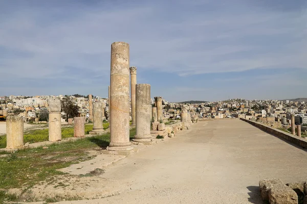 Ruines romaines dans la ville jordanienne de Jerash (Gerasa de l'Antiquité), capitale et plus grande ville du gouvernorat de Jerash, Jordanie — Photo