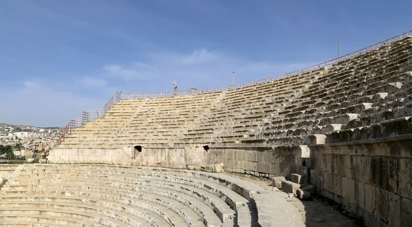 Anfiteatro em Jerash (Gerasa da Antiguidade), capital e maior cidade de Jerash Governorate, Jordânia — Fotografia de Stock