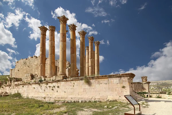 Tempel van zeus, Jordaanse stad van jerash (gerasa uit de oudheid), hoofdstad en grootste stad van het gouvernement jerash, jordan — Stockfoto