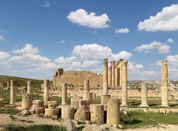 Ruinas romanas en la ciudad jordana de Jerash (Gerasa de la Antigüedad), capital y ciudad más grande de la gobernación de Jerash, Jordania —  Fotos de Stock