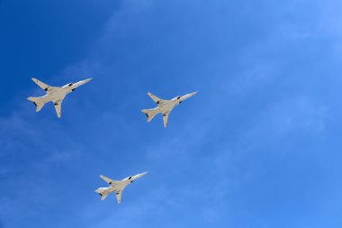 Rus askeri uçak oluşumunda Moskova uçmak zafer günü yürüyüşü sırasında Rusya Federasyonu.