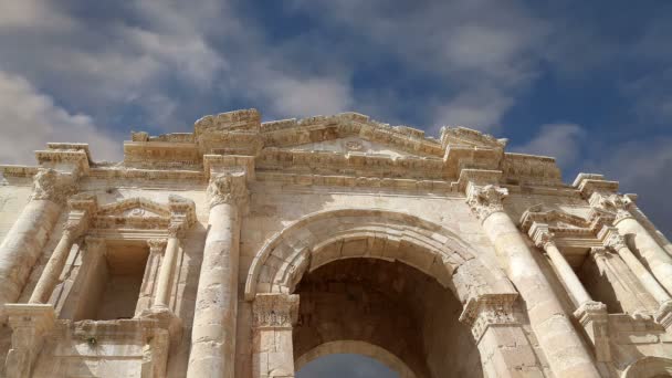 Oblouk Hadrián v gerasa (Džeraš) – byl postaven na počest návštěvy císaře Hadriána do Džeraše v 129 ad, Jordánsko — Stock video